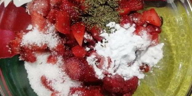 вареники с клубникой и мятой