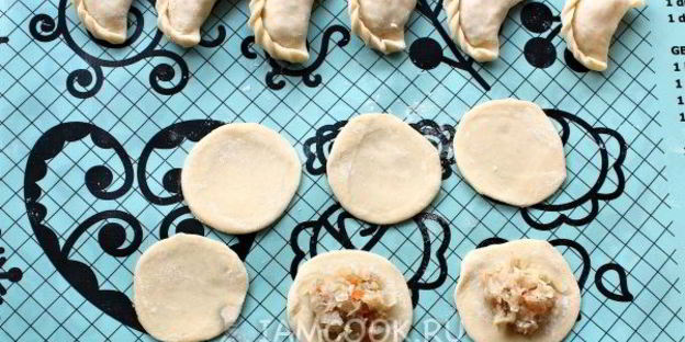 вареники с квашеной капустой и фаршем