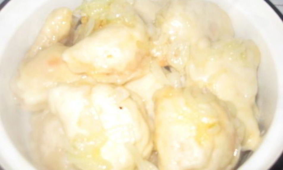 Рецепт вареников с тушеной капустой в томате