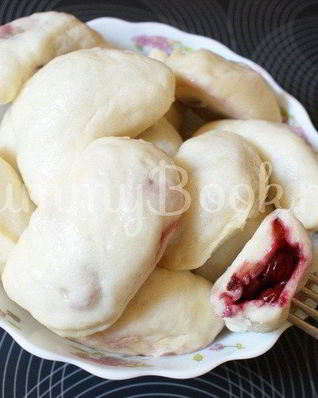Вареники с вишнями в мультиварке на пару