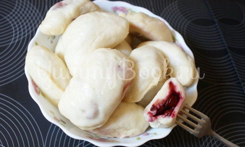 Рецепт вареников с вишнями в мультиварке на пару