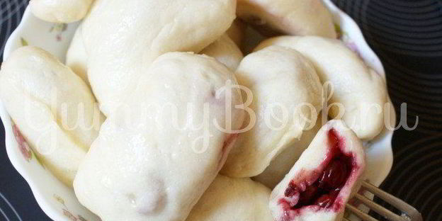 вареники с вишнями в мультиварке на пару