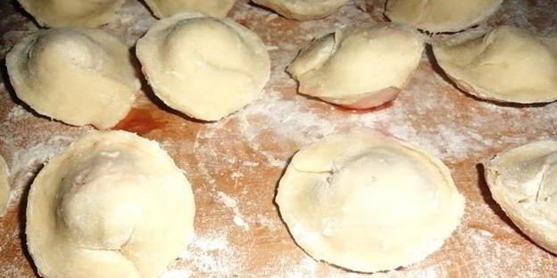 заварные вареники с клубникой на пару