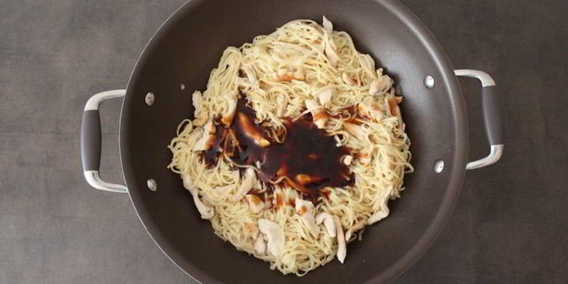 яичная лапша с терияки