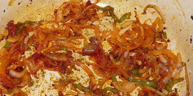 бхаджи — индийское жаркое из овощей со специями