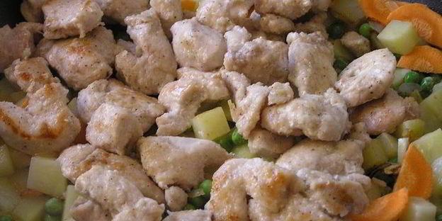 быстрое жаркое из курицы с овощами