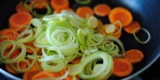 куриное жаркое в горшочках