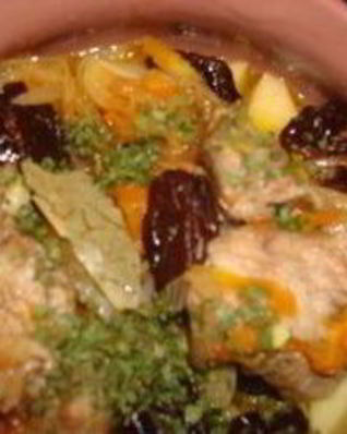 Простое жаркое в горшочках