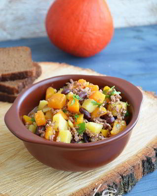 Тыквенное жаркое с фаршем и фасолью