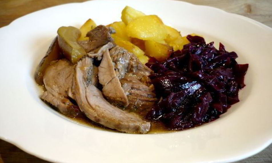 Рецепт жаркого из барашка с грушами и петрушкой