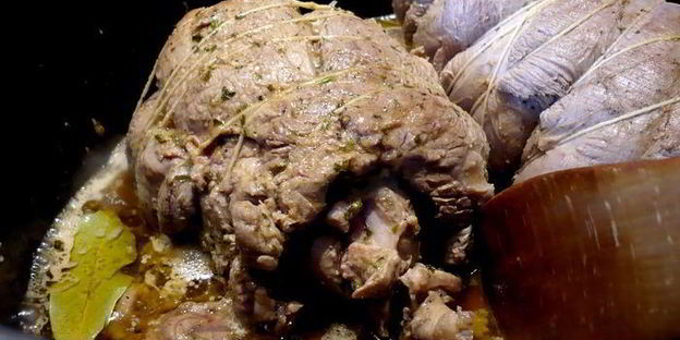 жаркое из барашка с грушами и петрушкой