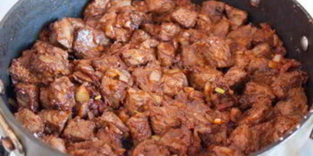 жаркое из говядины с клюквой