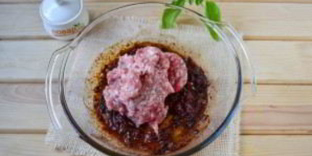 жаркое из говяжьего фарша, помидоров и фасоли