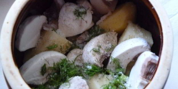 жаркое из куриной печени в горшочках