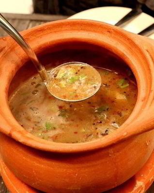 Жаркое из куриных потрошков в горшочках