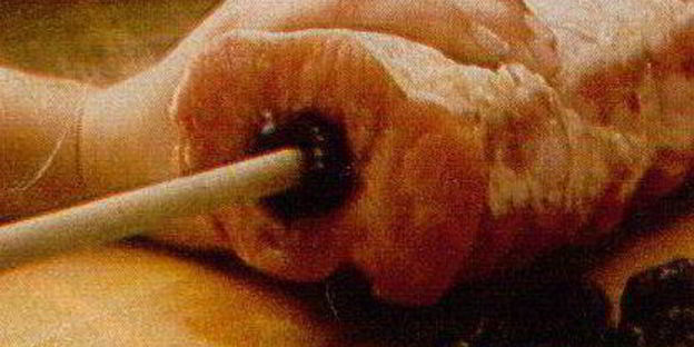 жаркое из свинины с черносливом в соусе из вина и сливок