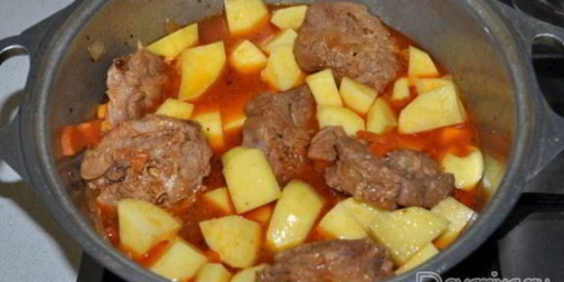 жаркое из телячьих хвостов с картофелем