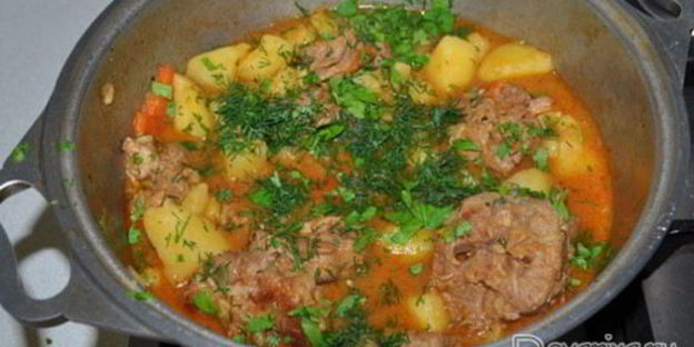 жаркое из телячьих хвостов с картофелем