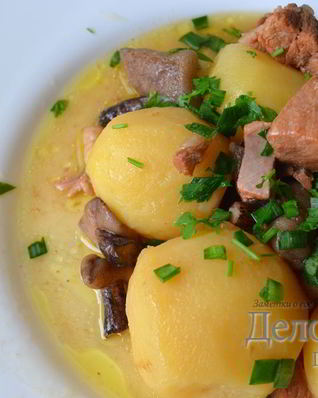 Жаркое по-домашнему с мясом и грибами