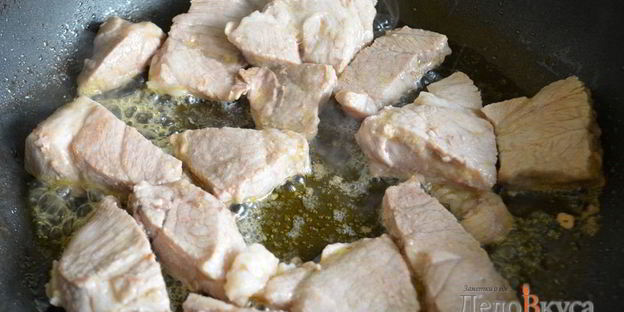 жаркое по-домашнему с мясом и грибами