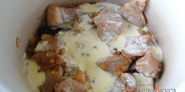 жаркое по-домашнему с мясом и грибами