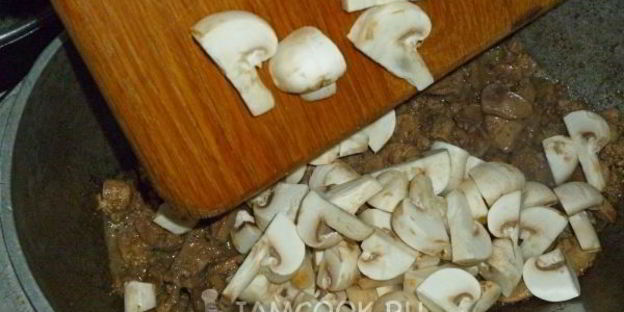 жаркое с грибами и печенью