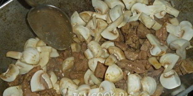жаркое с грибами и печенью