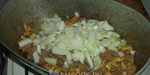 жаркое с грибами и печенью