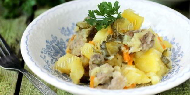 жаркое с солеными огурцами в мультиварке