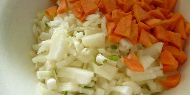 жаркое со свиными ребрышками в пикантном маринаде