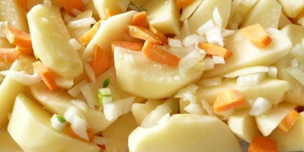 жаркое со свиными ребрышками в пикантном маринаде