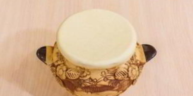 жаркое в горшочках под крышечкой из теста