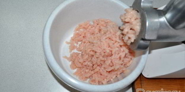 куриные зразы с перепелиными яйцами