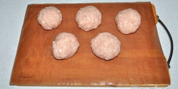 куриные зразы с перепелиными яйцами