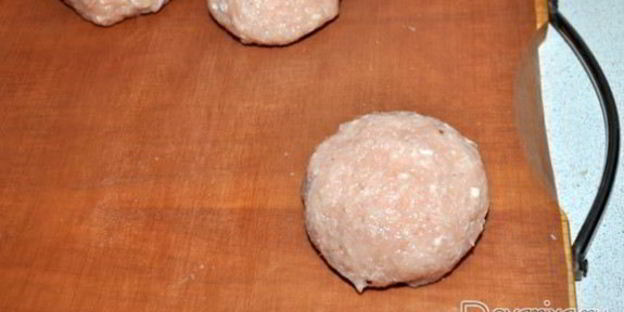 куриные зразы с перепелиными яйцами