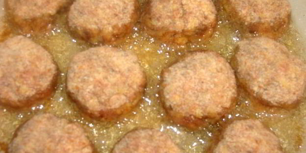 мясные зразы с лесными грибами под сливочным соусом с сыром джюгас