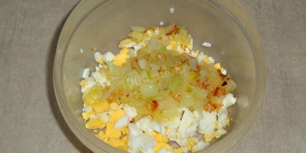 мясные зразы с луком и яйцом