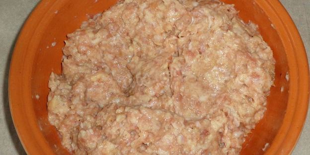 мясные зразы с луком и яйцом