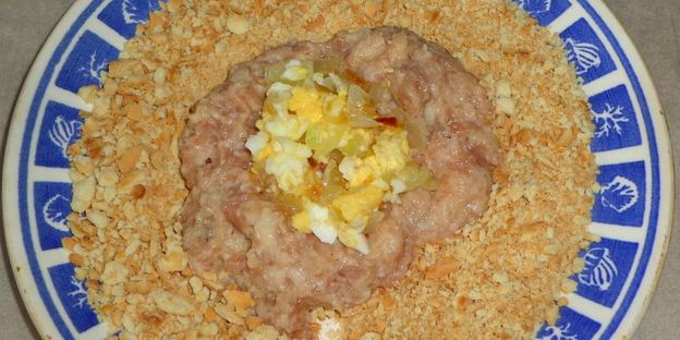 мясные зразы с луком и яйцом