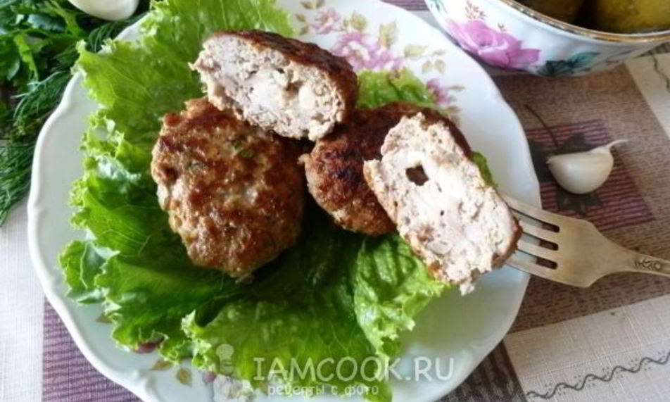 Рецепт мясных зраз с начинкой из курицы