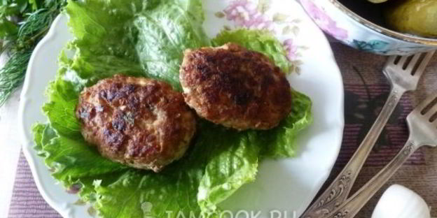 мясные зразы с начинкой из курицы