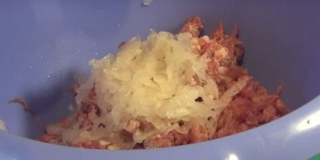 мясные зразы с омлетом