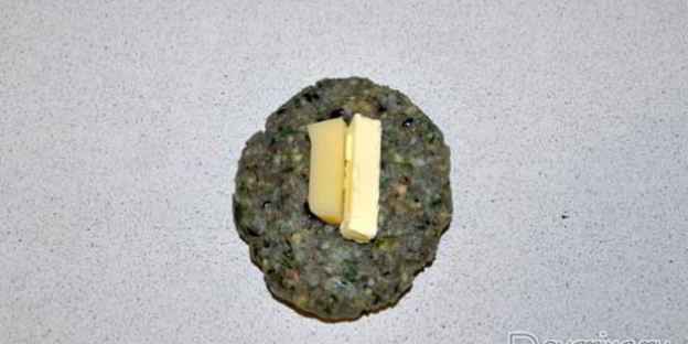 рыбные зразы с сыром, маслом и зеленью