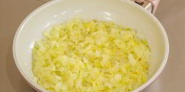 зразы мясные с яйцом и луком