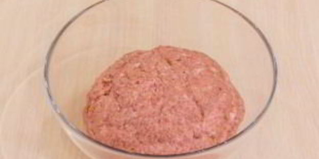 зразы мясные с яйцом и луком