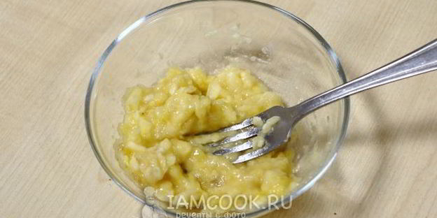 геркулесовая каша с бананом и орехами