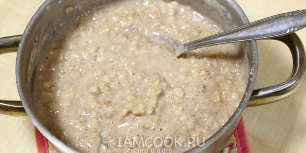 геркулесовая каша с бананом и орехами
