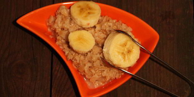 геркулесовая каша с бананом и вишней