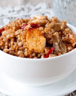 Гречка по-купечески с мясом в сковороде