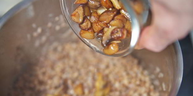 гречка с белыми грибами и шампиньонами